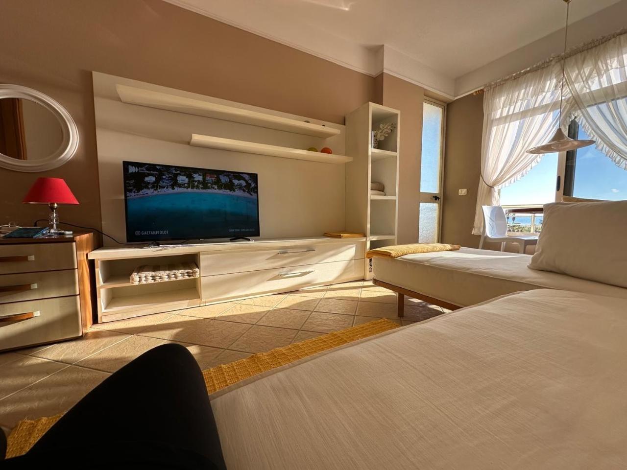 Beach View! Seaside Apartment Durrës Exterior foto